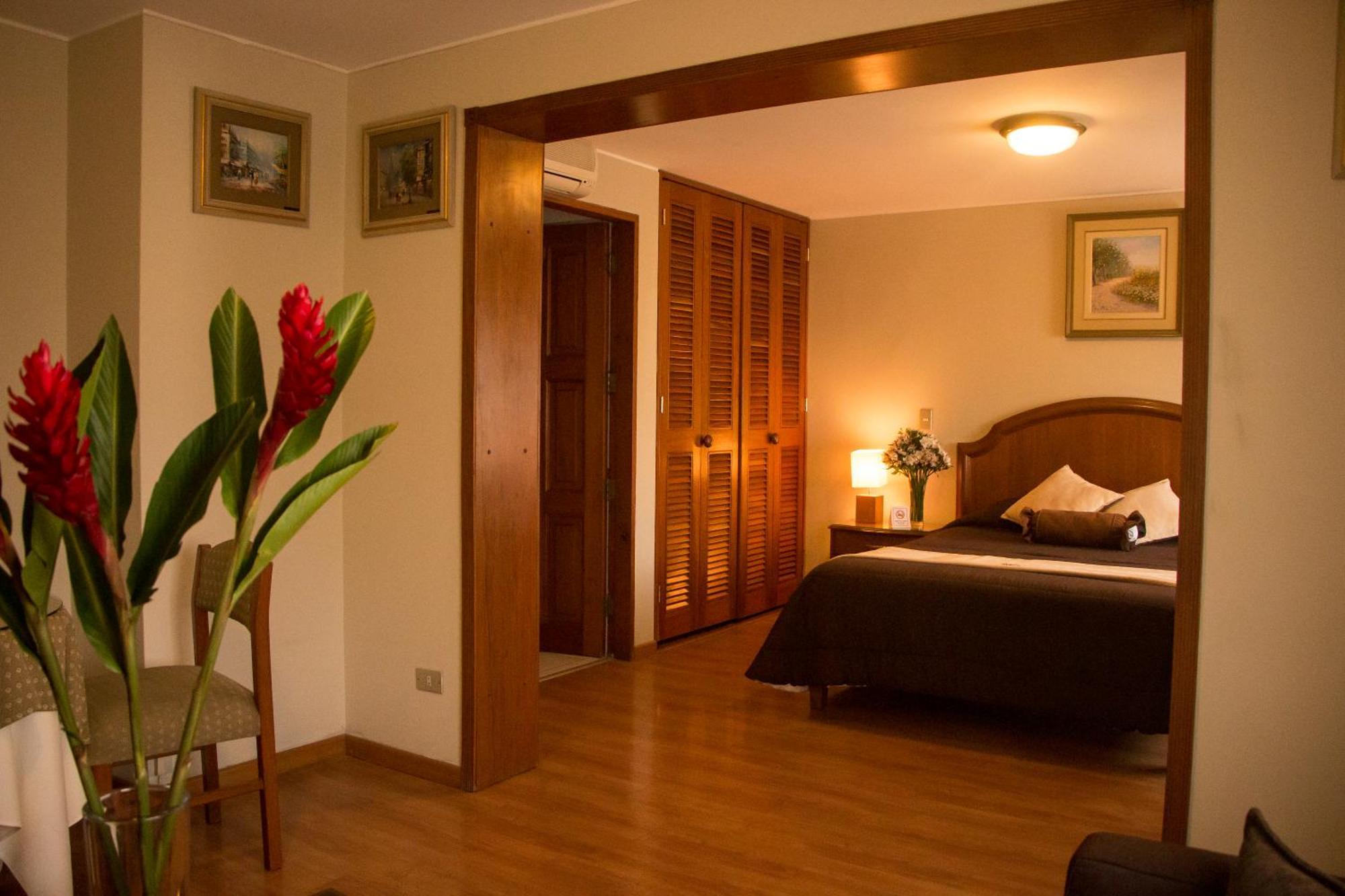 Hotel Britania San Borja Лима Экстерьер фото